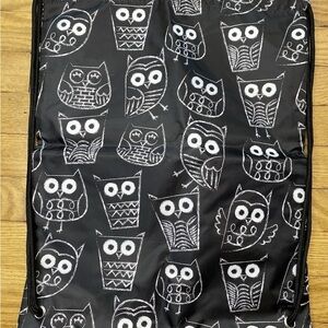 Thirty-One Black and White Owl Cinch Sac